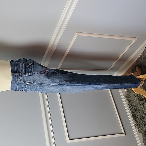 ROCK & REPUBLIC Medium Wash Raw Hem Embroidered Button Back Pocket Jeans Sz 29 - Picture 2 of 8